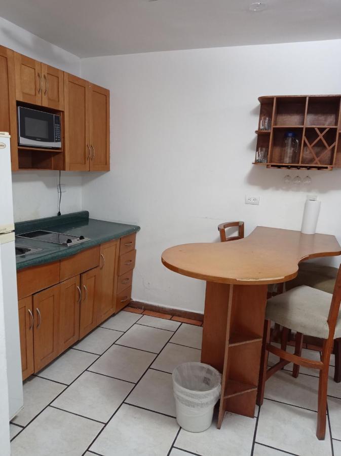 Confort Ejecutivo Suites Lindavista Guadalupe  Kültér fotó