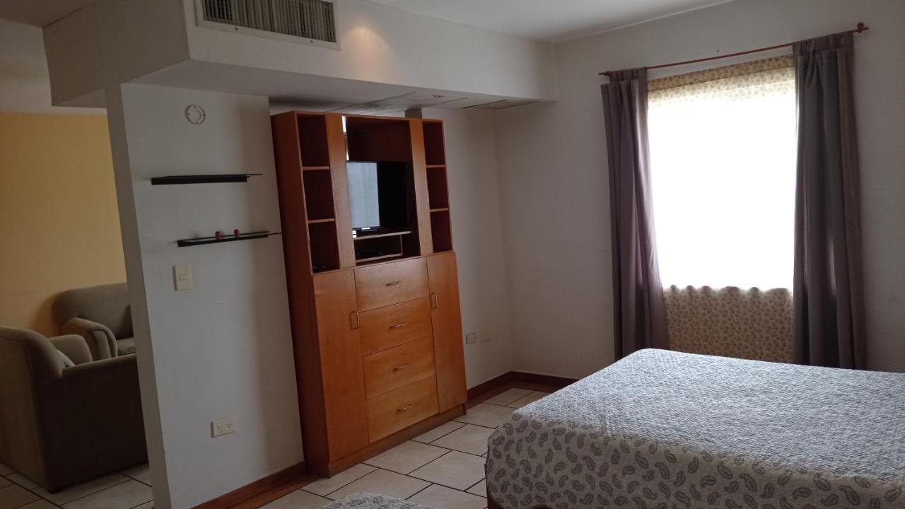 Confort Ejecutivo Suites Lindavista Guadalupe  Kültér fotó