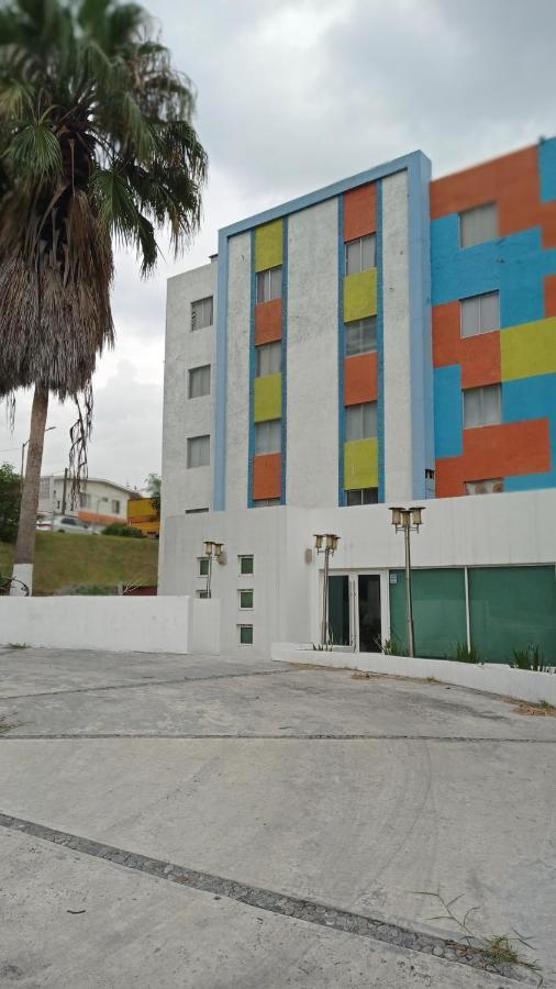 Confort Ejecutivo Suites Lindavista Guadalupe  Kültér fotó