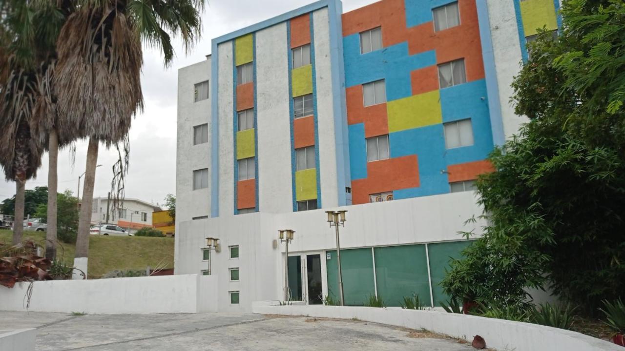 Confort Ejecutivo Suites Lindavista Guadalupe  Kültér fotó