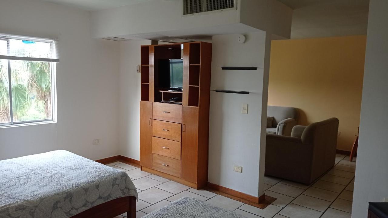 Confort Ejecutivo Suites Lindavista Guadalupe  Kültér fotó