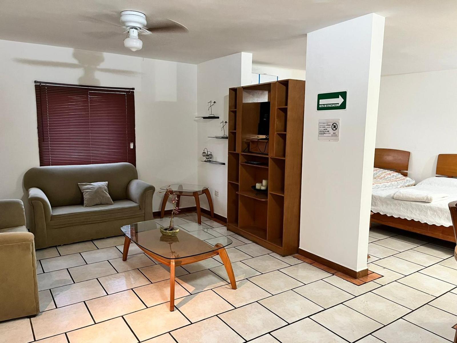 Confort Ejecutivo Suites Lindavista Guadalupe  Kültér fotó